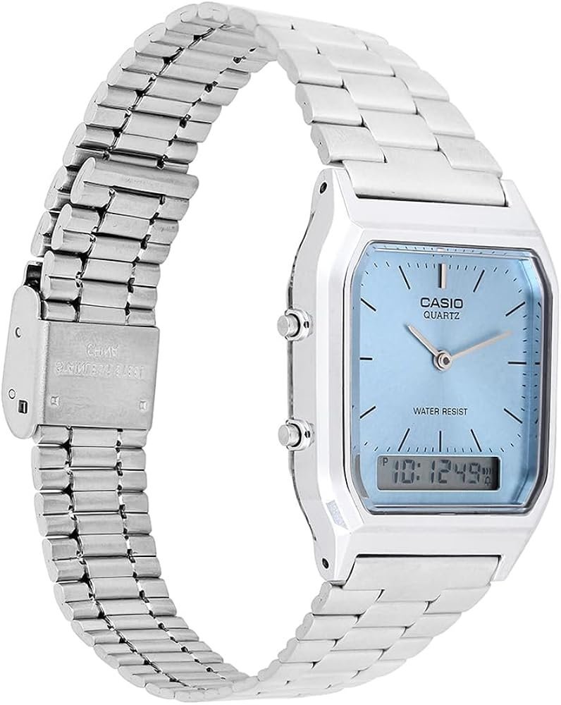 Reloj Análogo Digital Casio Vintage De Acero Inoxidable Unisex AQ-230A-2A1 Plateado Fondo Celeste